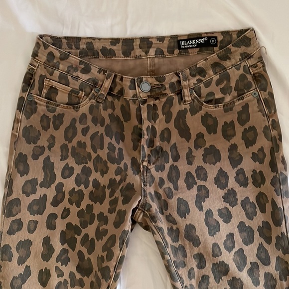 [BlankNYC] “The Reade Crop” in “Catwalk.” Size 27. - Picture 2 of 7